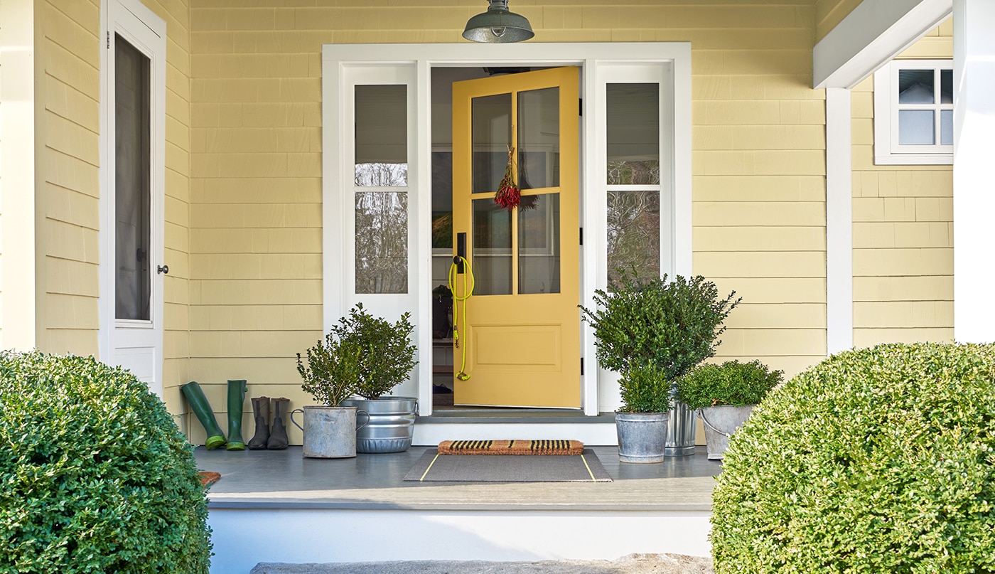 18 Front Door Paint Colors to Brighten Up Your Entryway