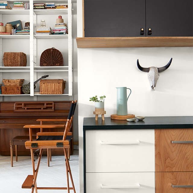 Tips for Painting Kitchen Cabinet Shelves