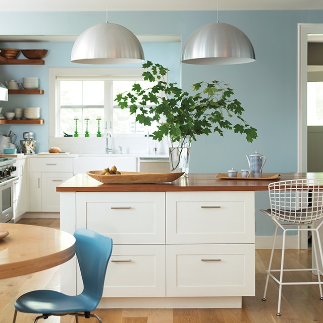 benjamin moore white kitchen colors