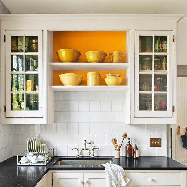 29 Beautiful Cream Kitchen Cabinets (Design Ideas)