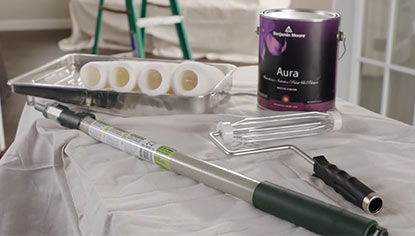 Paso 1: Elija las herramientas adecuadas para pintar paredes.